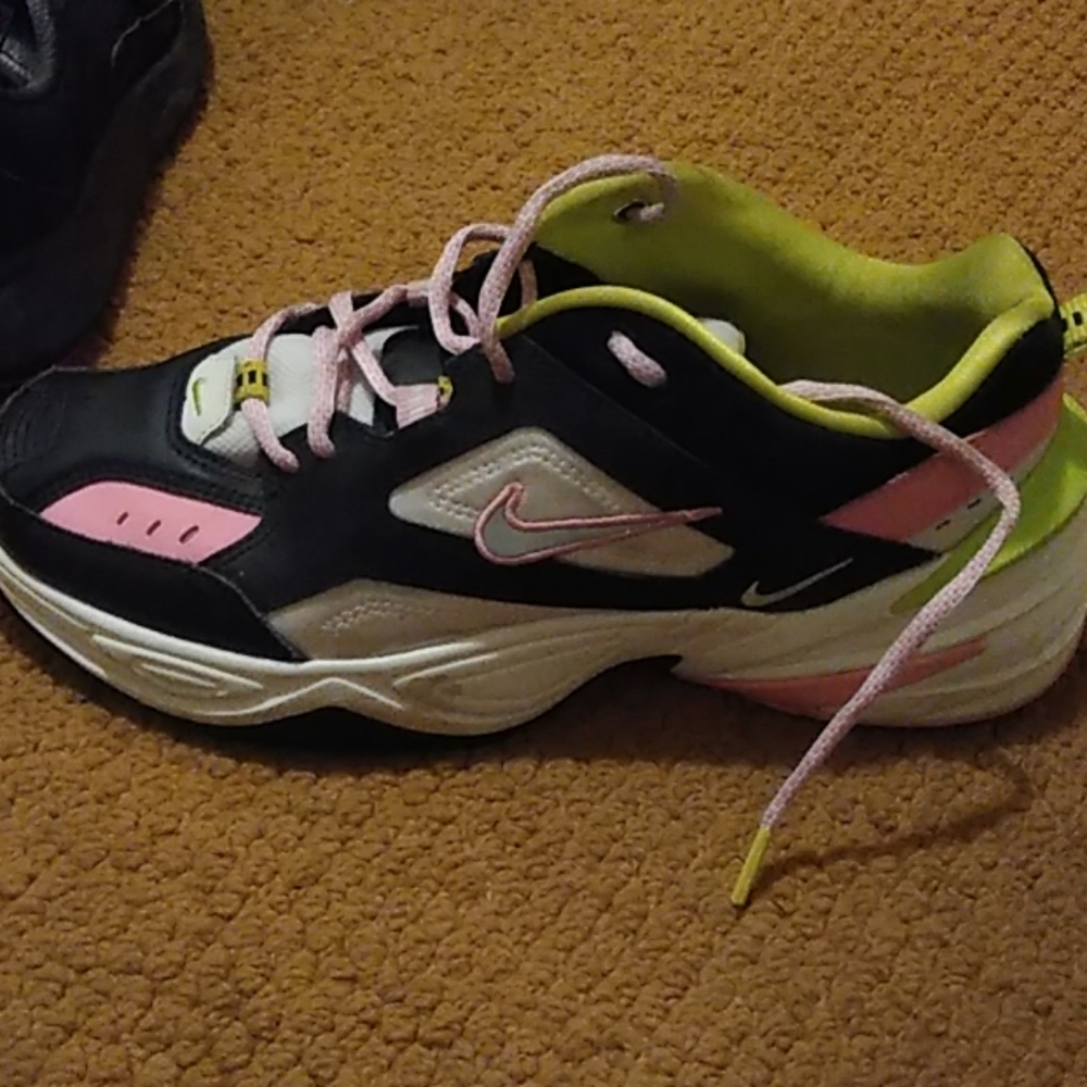 Women's shoes
